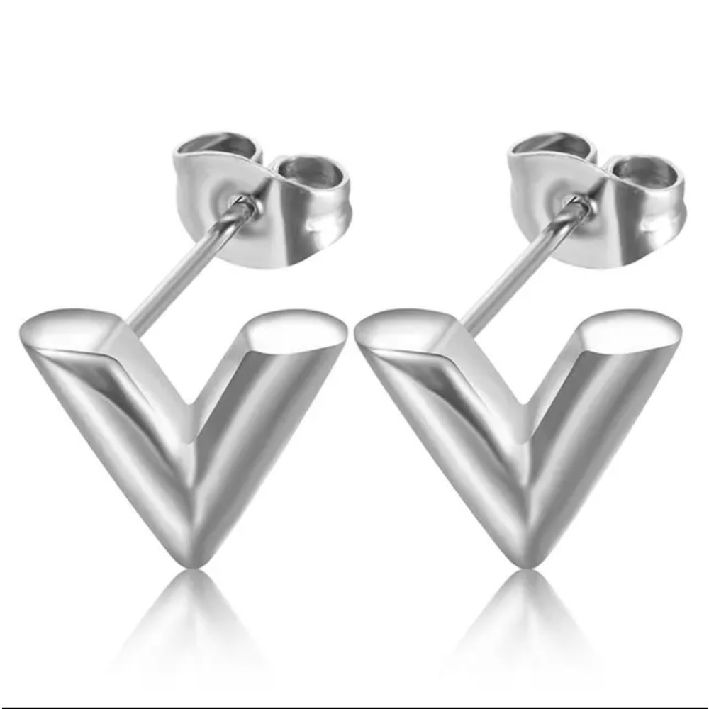 V EARRINGS